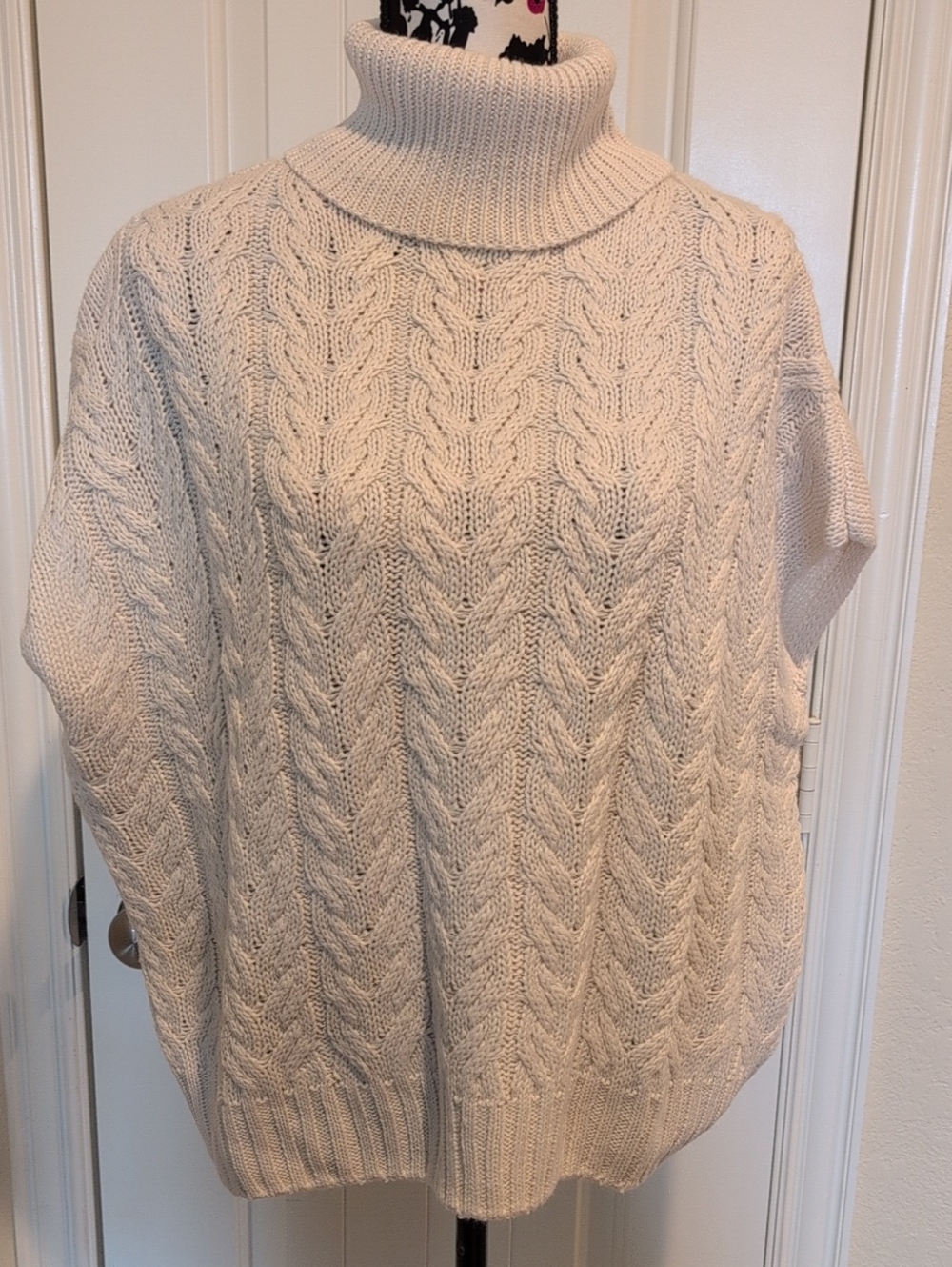 NWT Splendid $188 Oversized Cable Knit Turtleneck Sweater Vest Poncho Size S
